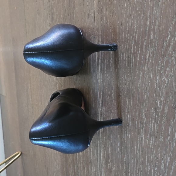 Elie Tahari black heels - Picture 3 of 7